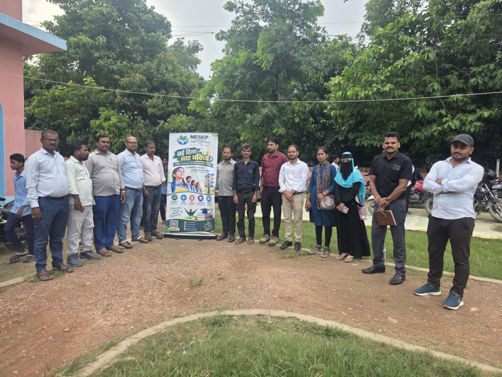 MESKP team and teachers at the start of the Nai Disha campaign